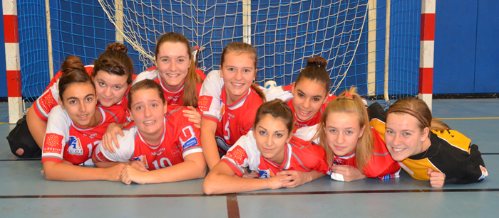 hand - 16  filles 1 BD