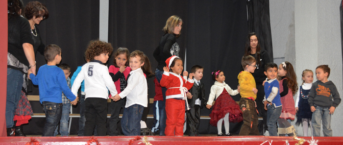 maternelle-aiguille-fete-de-noel2013