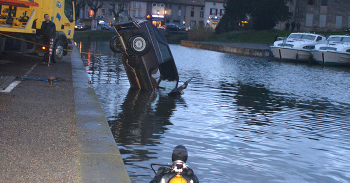 fait-divers voiture-jan-2014