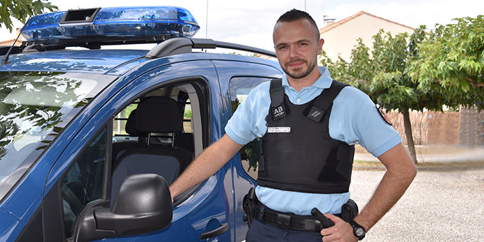 gendarme Tom Jones