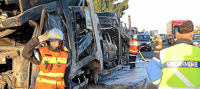 pompiers incendie autoroute2